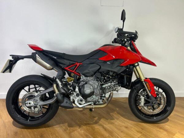2026 Ducati Hypermotard V2