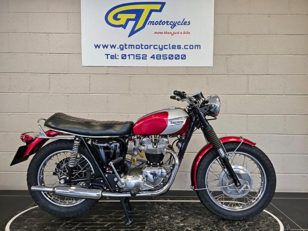 TRIUMPH BONNEVILLE