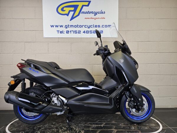 2025 Yamaha Xmax 300