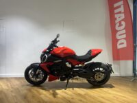 2024 Ducati Diavel V4 thumbnail 2