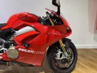2018 Ducati Panigale V4 S thumbnail 3