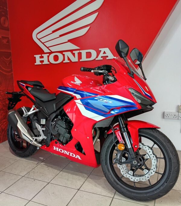 2026 Honda CBR500R E-CLUTCH