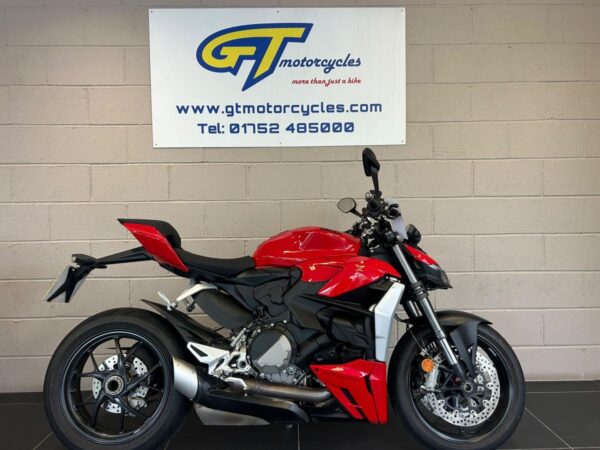2024 Ducati Streetfighter V2
